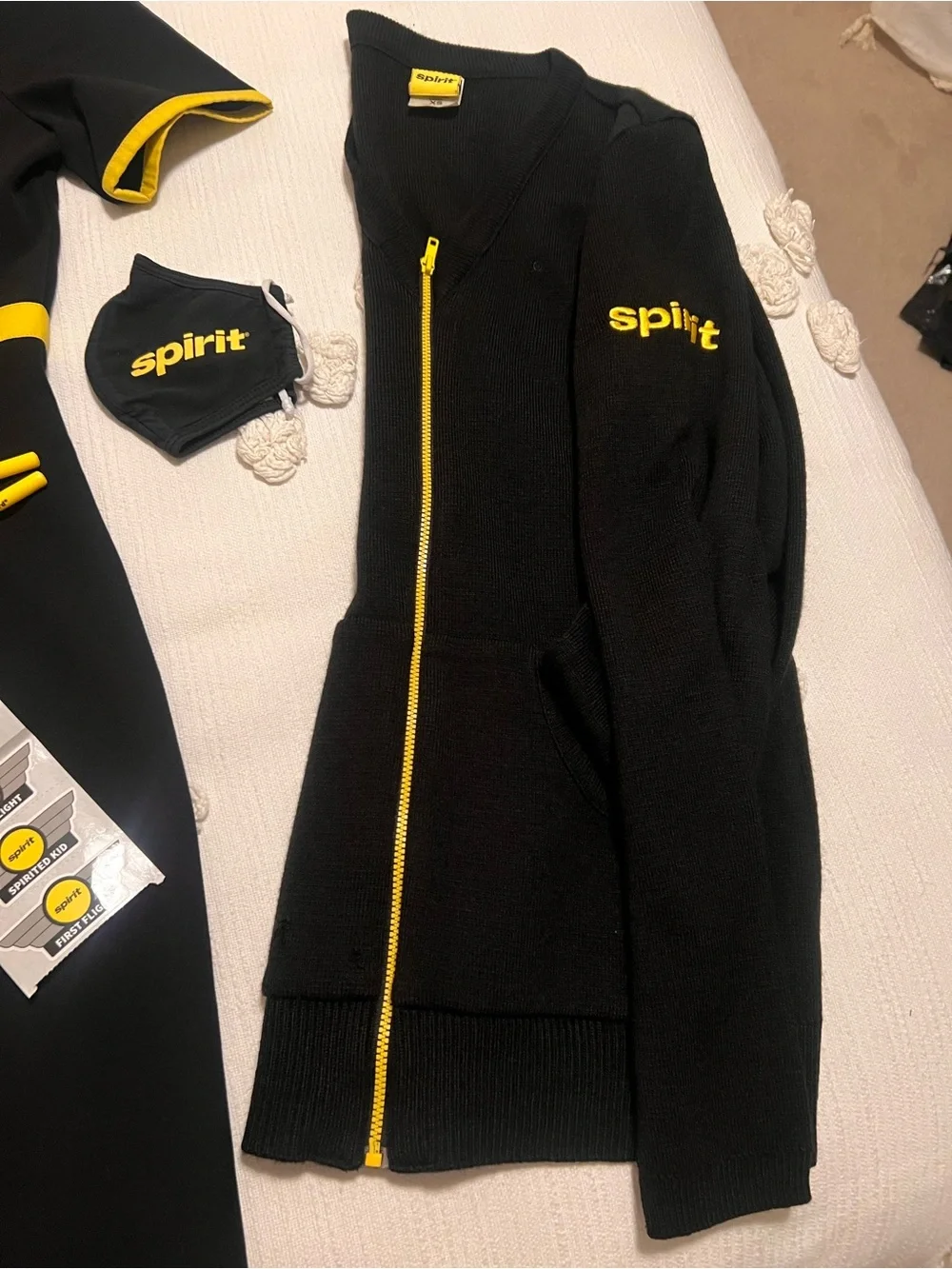 Spirit Airlines flight attendant crew issued uniform pieces plus more - Picture 4 of 10